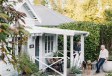 Tour this pretty 1930s rustic weatherboard cottage in Australia
