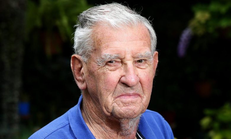 Pink Girl apple founder John Cripps dies aged 95 Pink Girl apple founder John Cripps dies aged 95