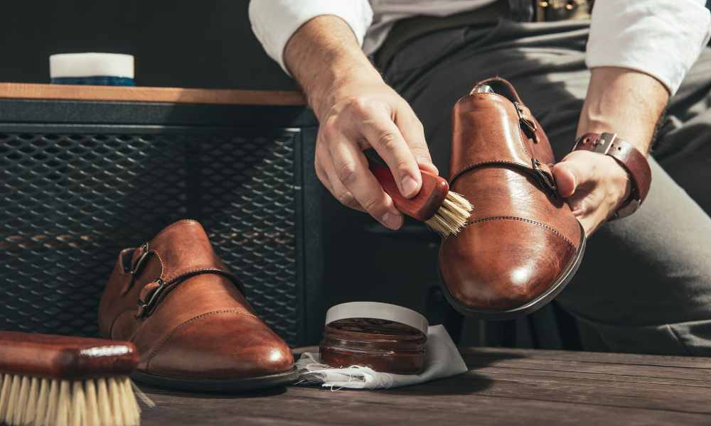 Revitalize Your Shoes: A Comprehensive Guide on How to Clean Shoe Polish Brushes